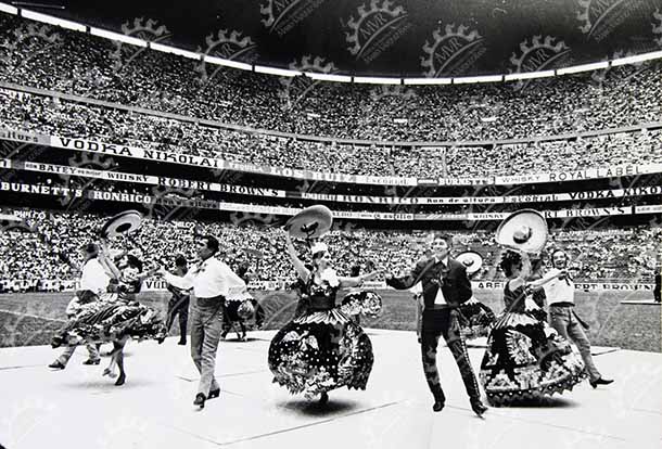 Inauguración mundial 1971 baile jalisciencie